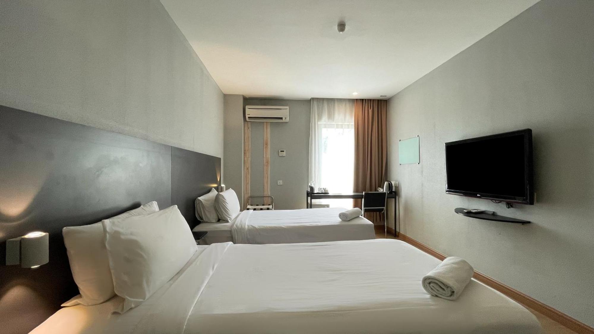 The Leverage Business Hotel - Раванг Экстерьер фото