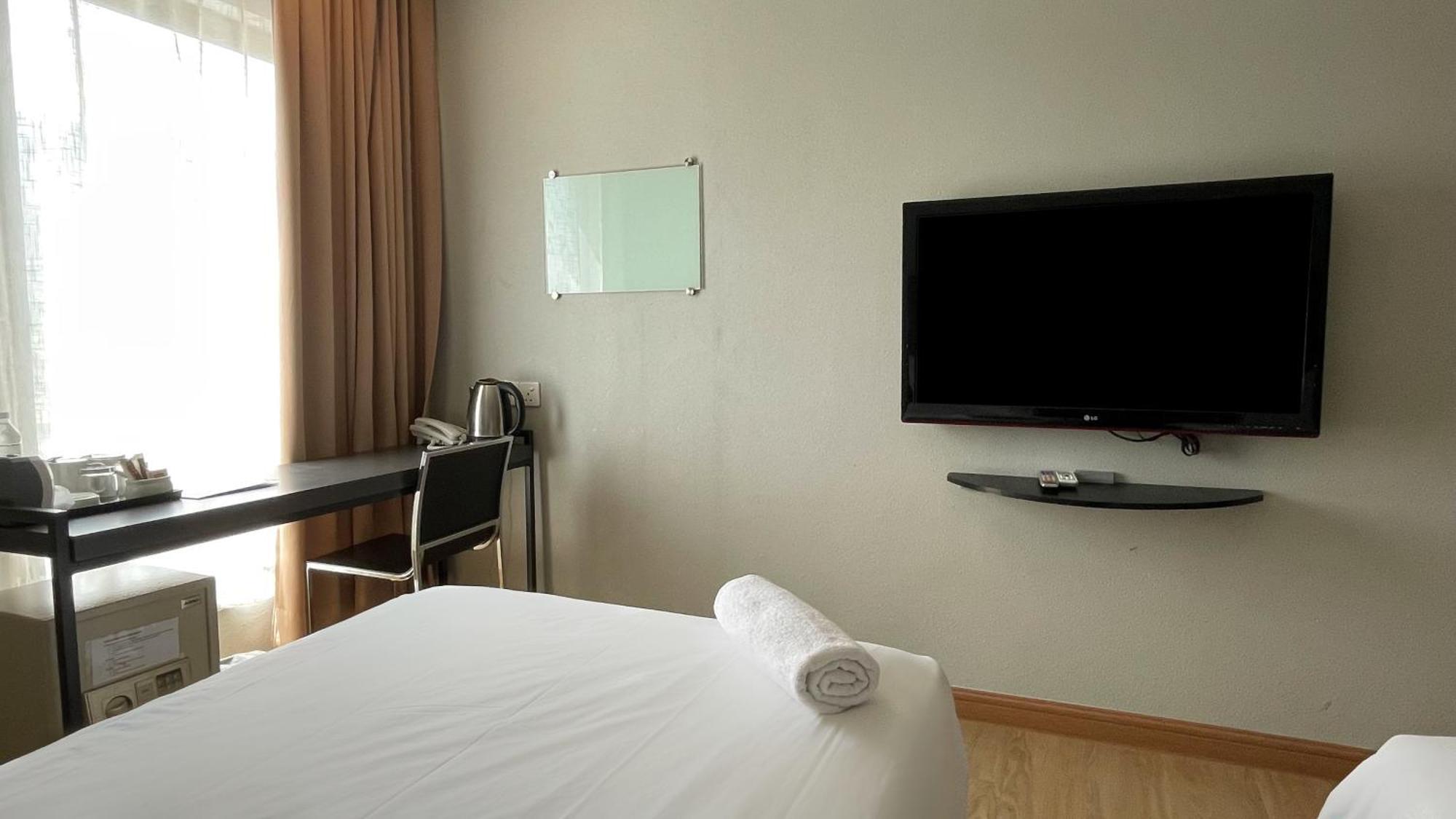 The Leverage Business Hotel - Раванг Экстерьер фото